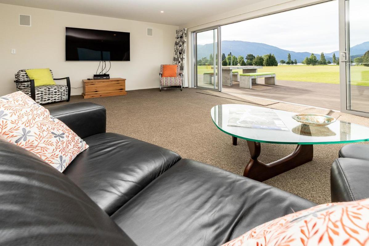 Poppa Pete'S - Te Anau Holiday Home ภายนอก รูปภาพ