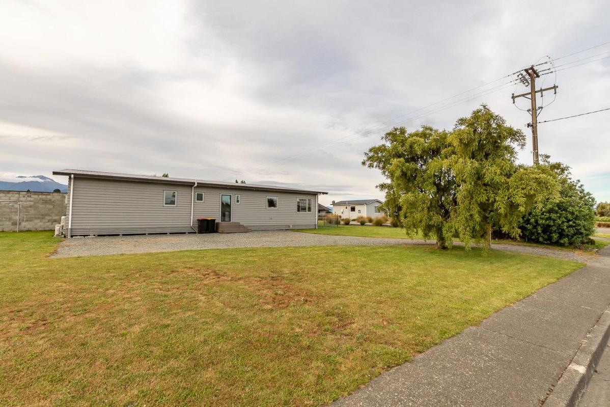 Poppa Pete'S - Te Anau Holiday Home ภายนอก รูปภาพ