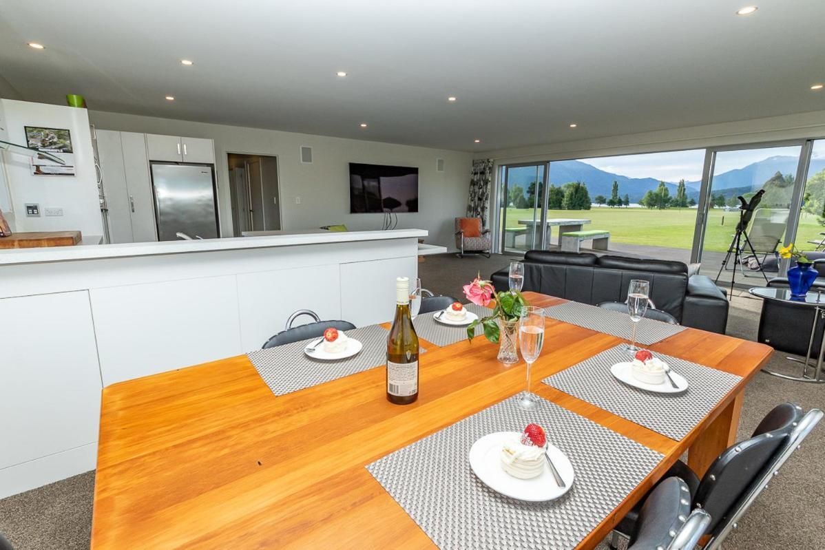 Poppa Pete'S - Te Anau Holiday Home ภายนอก รูปภาพ