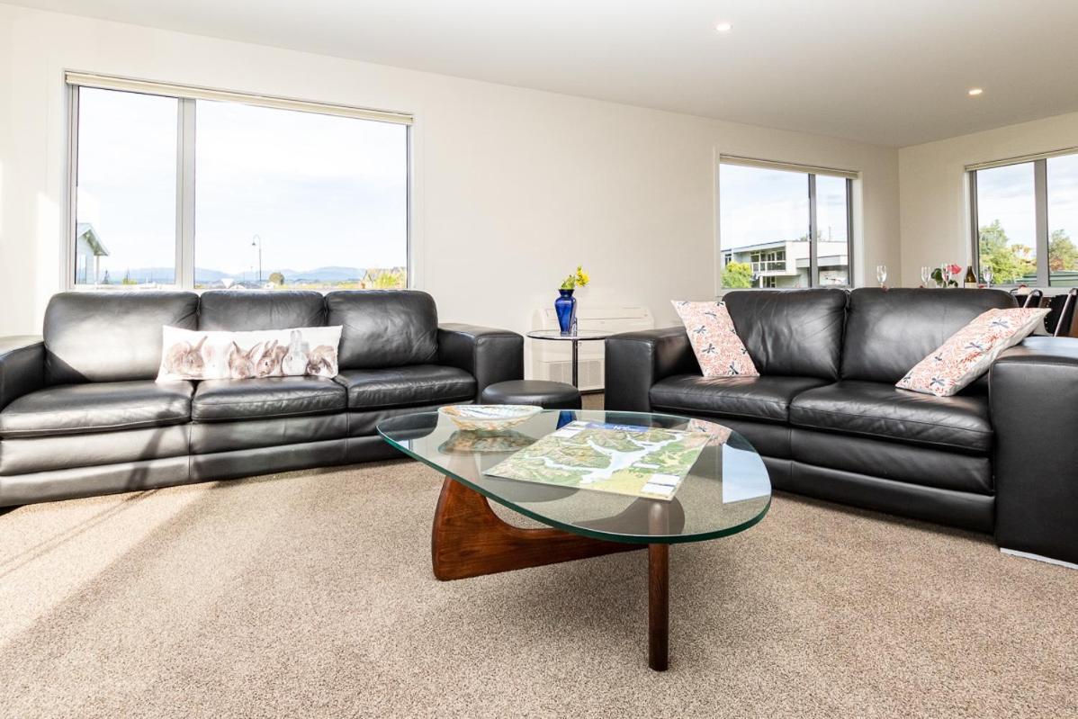 Poppa Pete'S - Te Anau Holiday Home ภายนอก รูปภาพ