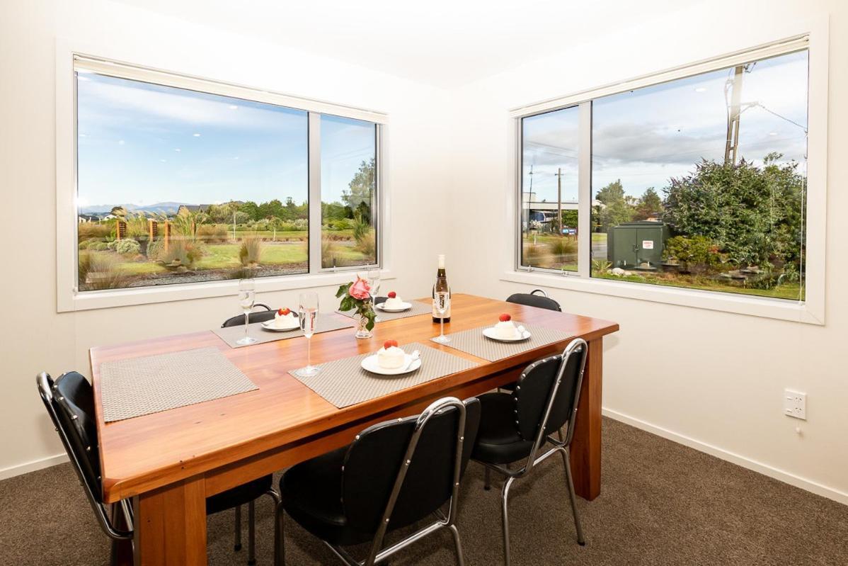 Poppa Pete'S - Te Anau Holiday Home ภายนอก รูปภาพ