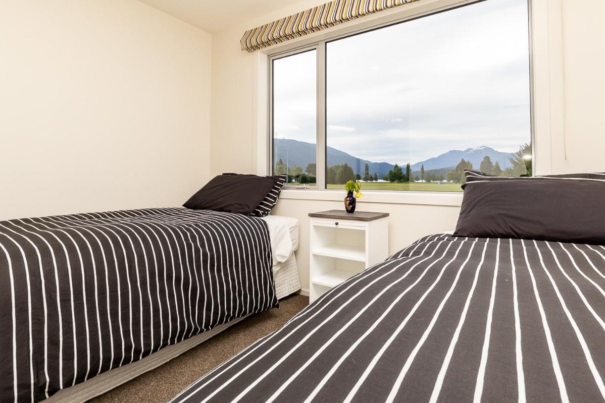 Poppa Pete'S - Te Anau Holiday Home ภายนอก รูปภาพ