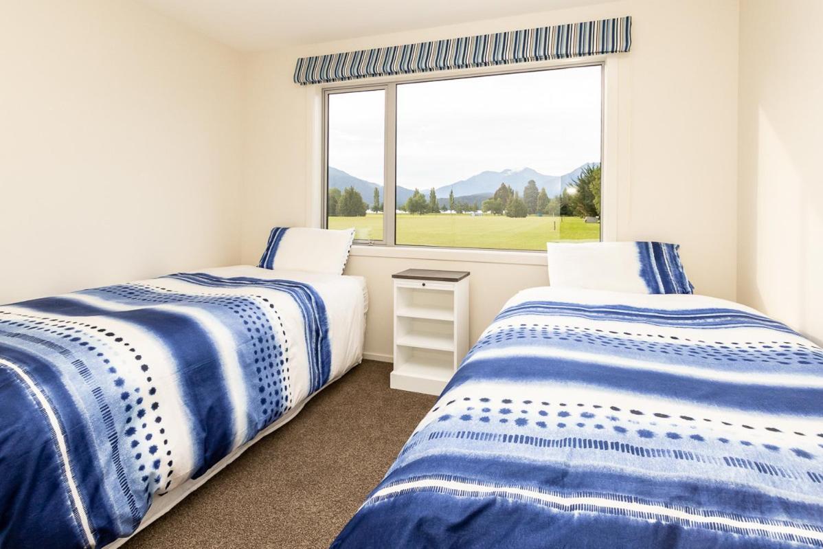 Poppa Pete'S - Te Anau Holiday Home ภายนอก รูปภาพ