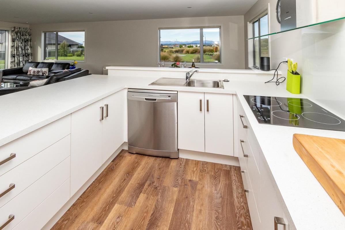 Poppa Pete'S - Te Anau Holiday Home ภายนอก รูปภาพ